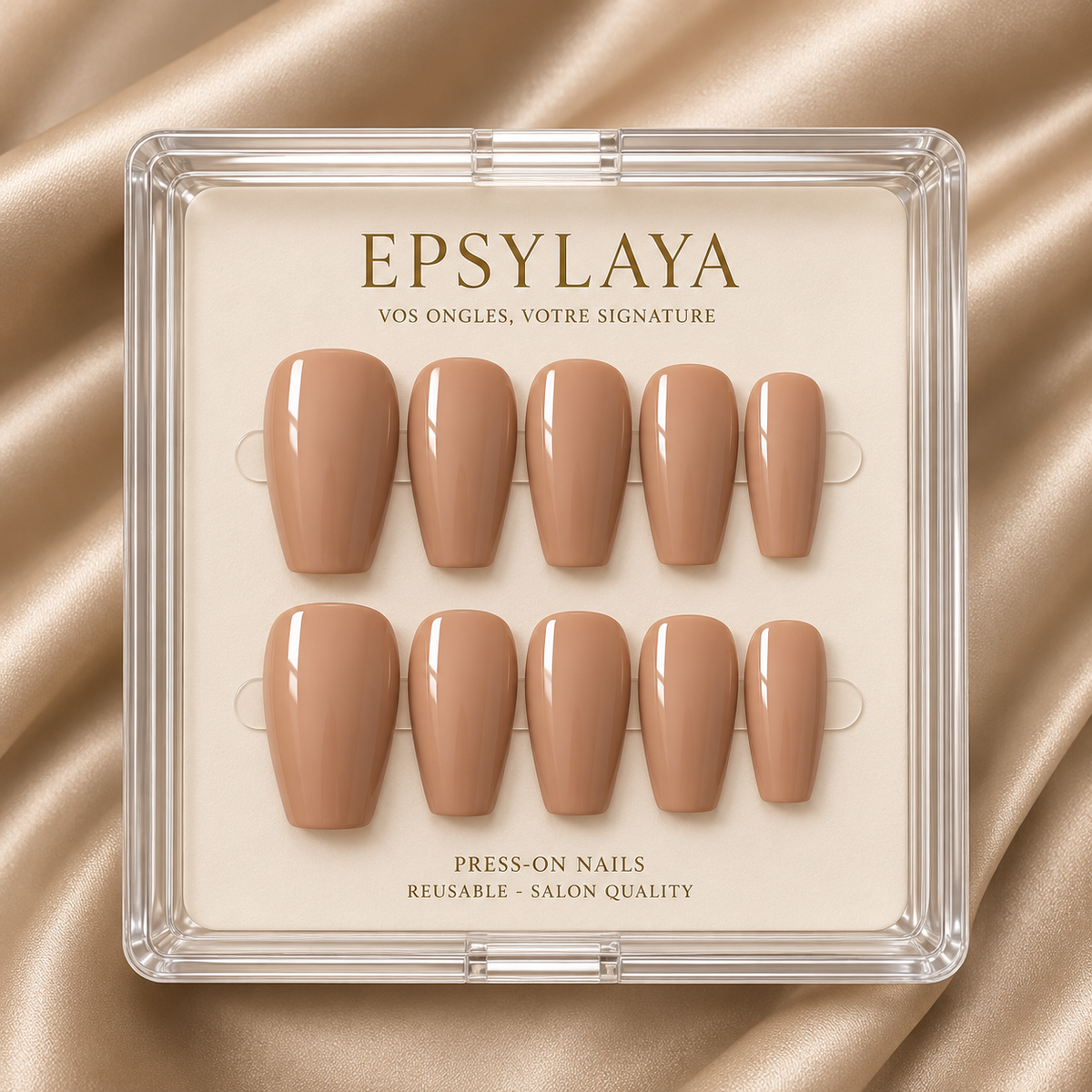 Press-on nails Caramel posés sur la main, Epsylaya Suisse