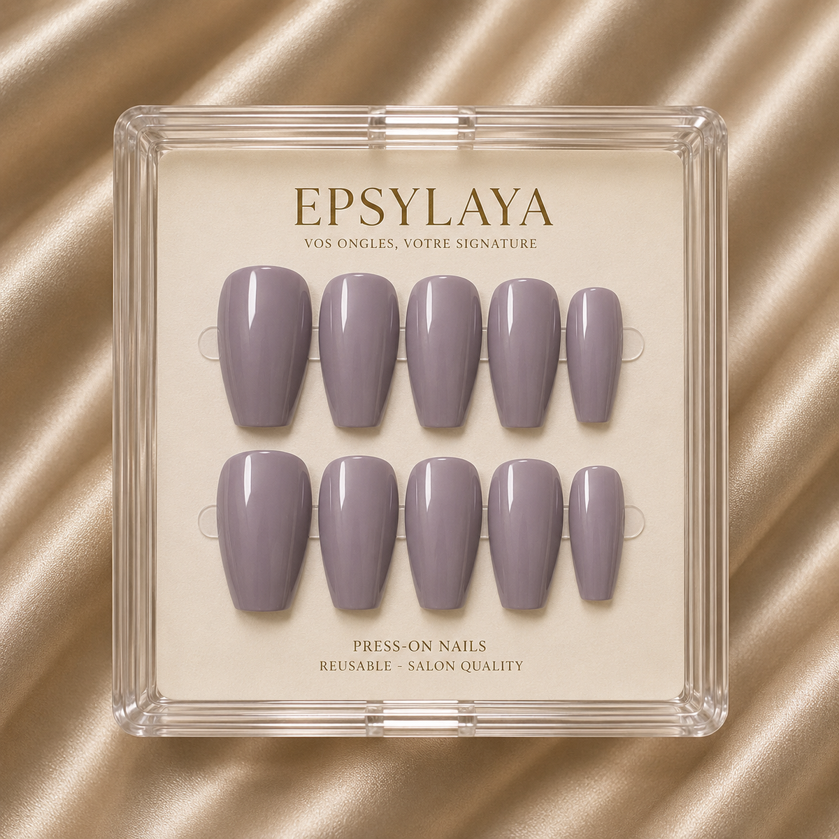 Press-on nails Taupe Lila posés sur la main, Epsylaya Suisse
