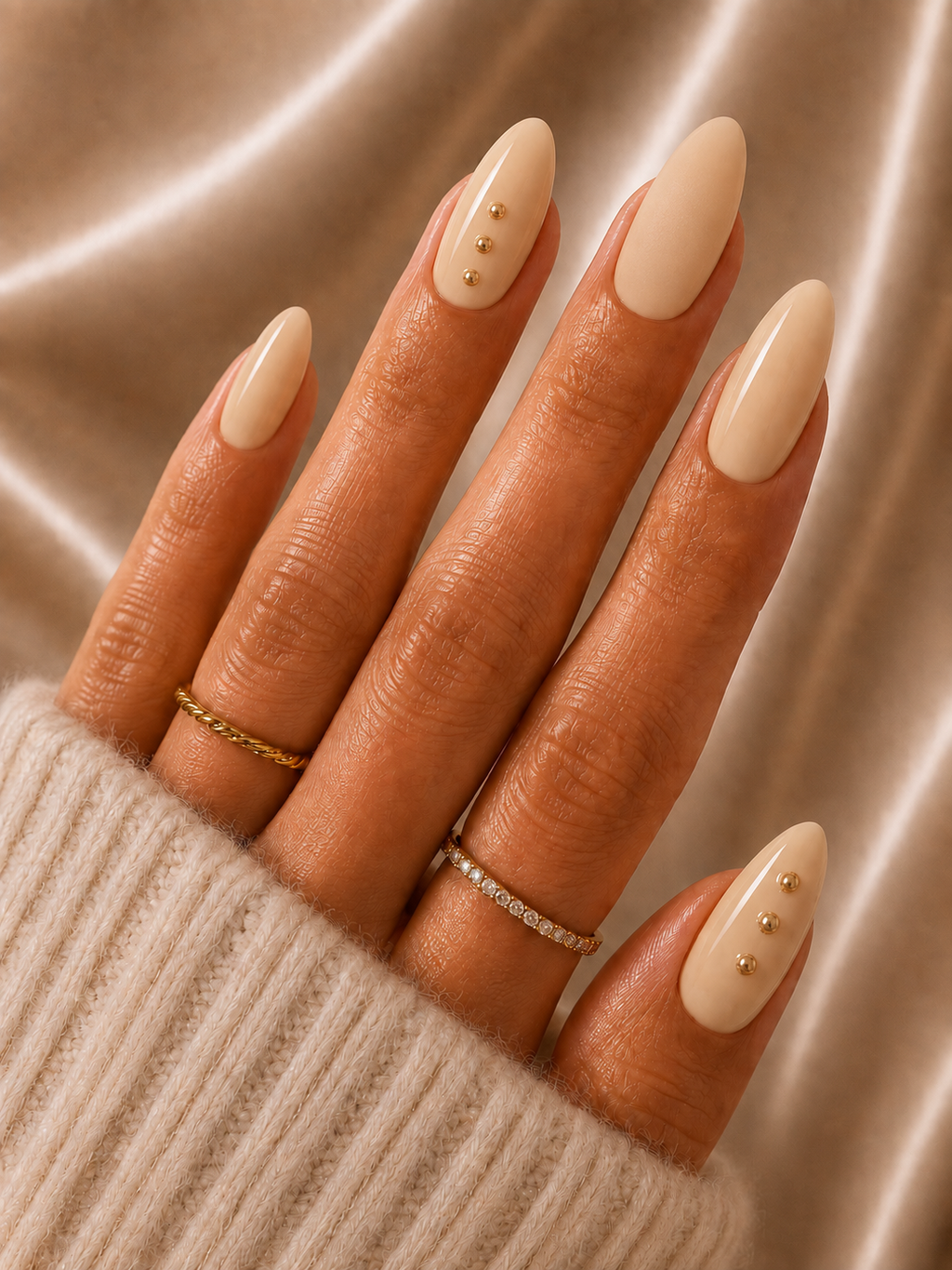 Press-on nails Brise, nail art nude et doré, Epsylaya Suisse – vue 1